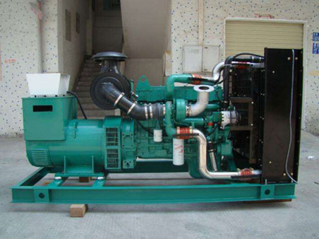 彬村山华侨农场1100kw康明斯柴油发电机组图片 彬村山华侨农场1100kw康明斯柴油发电机组图片